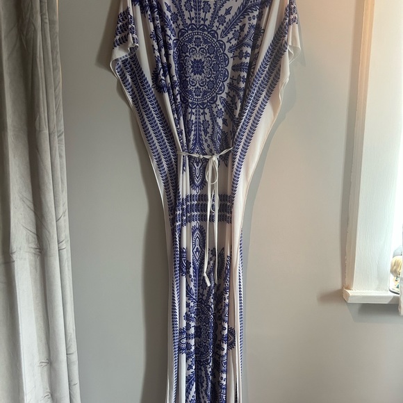 Maxi Dress Beach Coverup in fab rich blue print, EUC - super soft & comfort - Picture 2 of 7